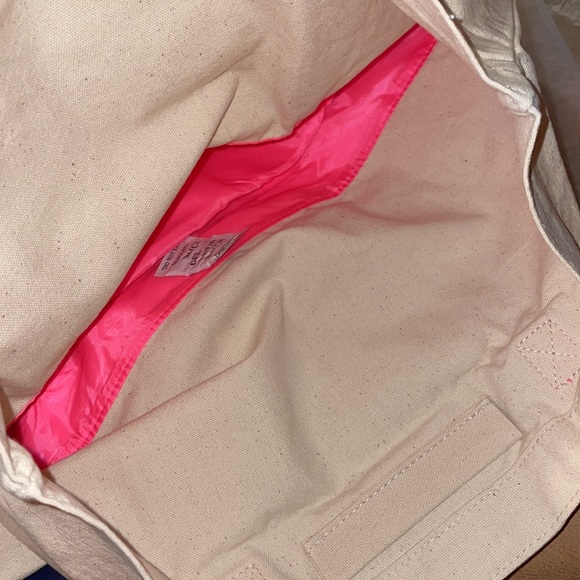 Victoria’s Secret - Picture 3 of 5